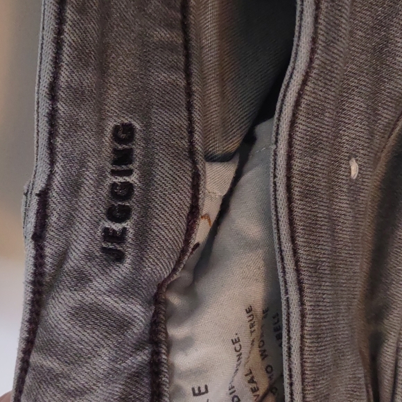 EUC American Eagle jeans size 18 short. - Picture 4 of 4